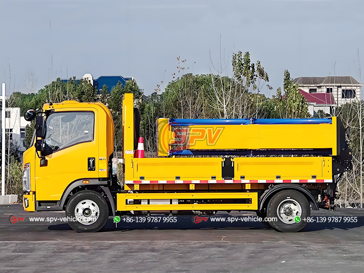 Howo Cargo Truck With Attenuator System - L